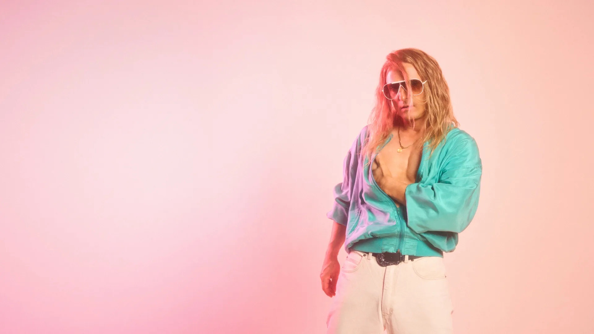 Florian Lukas as Messiah in his 90s look